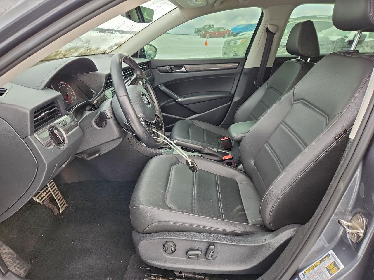 2020 VOLKSWAGEN PASSAT R-LINE photo 7