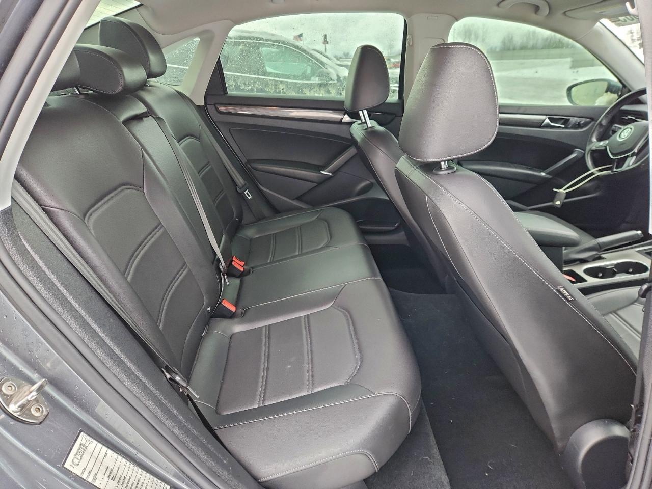 2020 VOLKSWAGEN PASSAT R-LINE photo 10