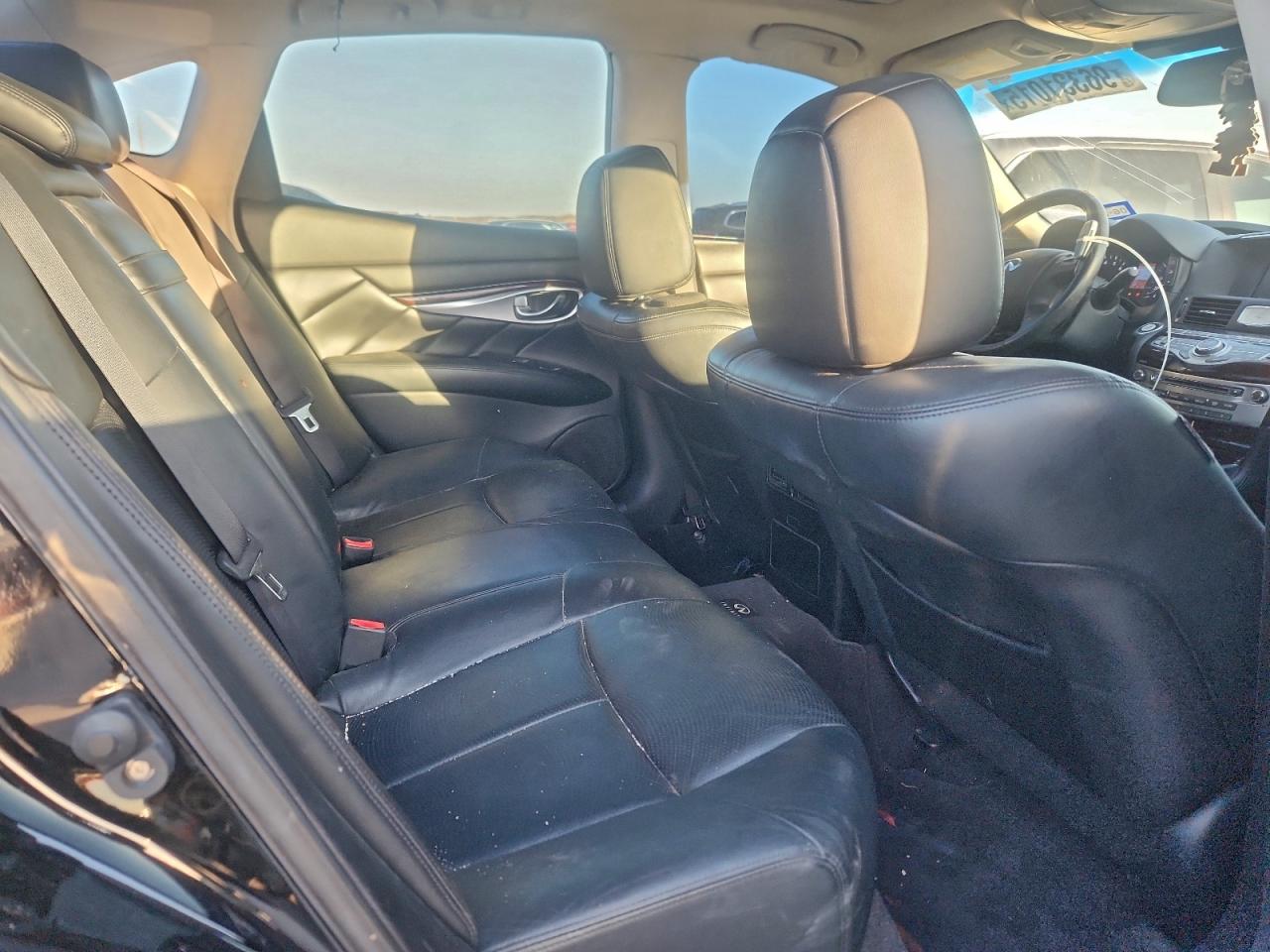 2013 INFINITI M37 photo 10