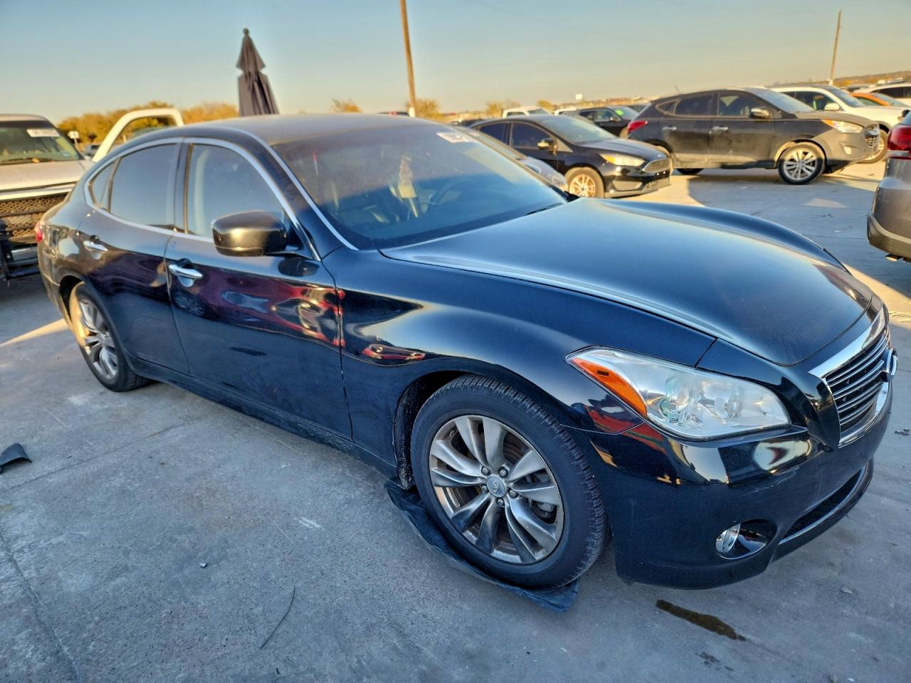 2013 INFINITI M37 photo 4