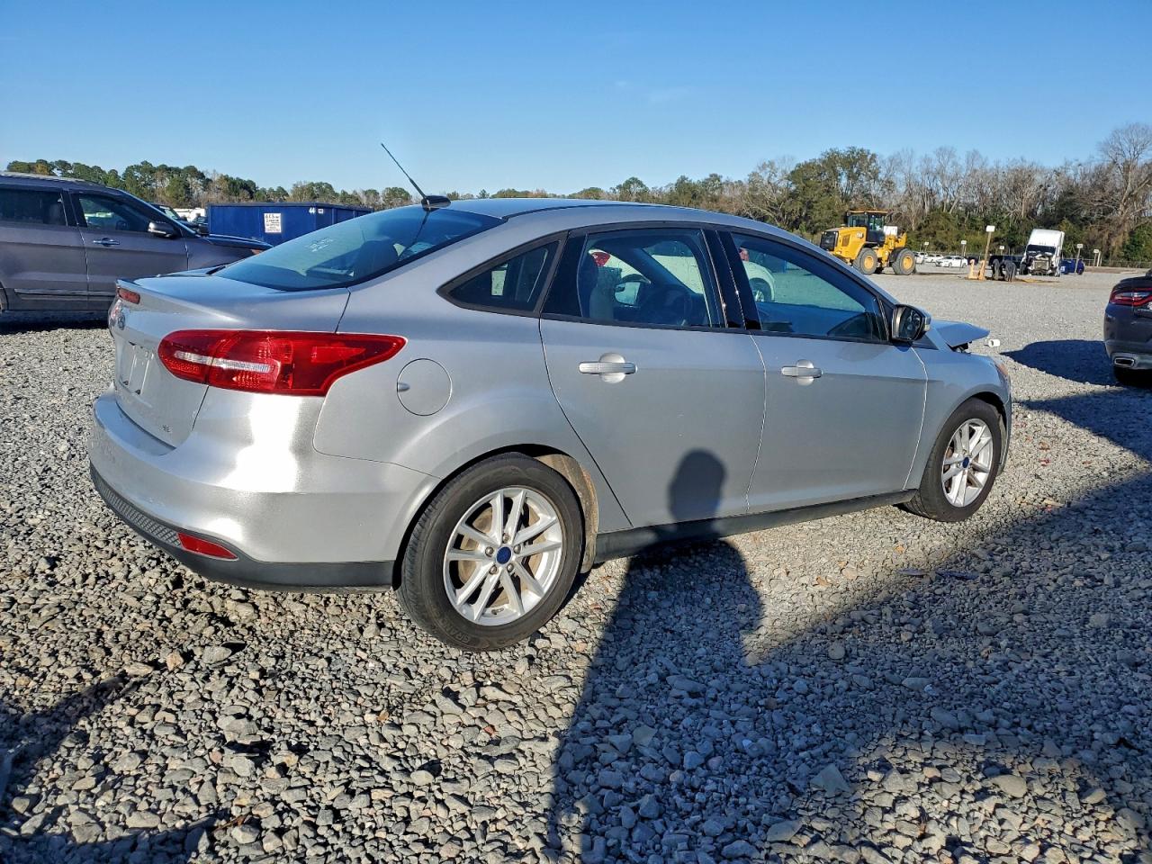 2017 FORD FOCUS SE photo 3