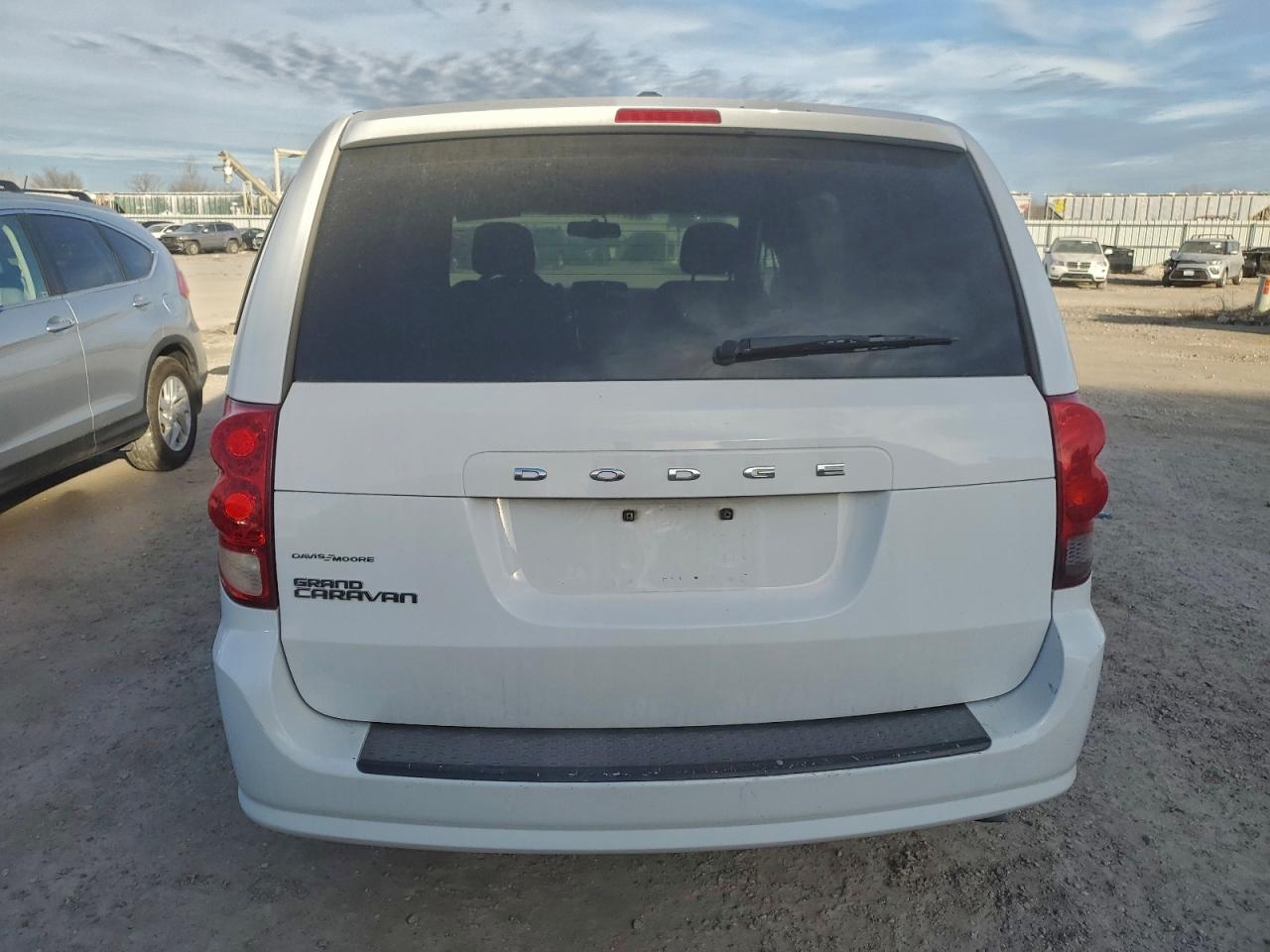 2015 DODGE GRAND CARAVAN SE photo 16