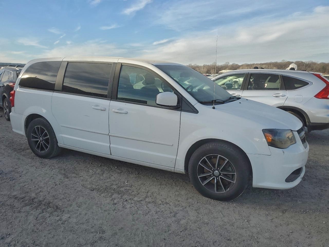 2015 DODGE GRAND CARAVAN SE photo 10
