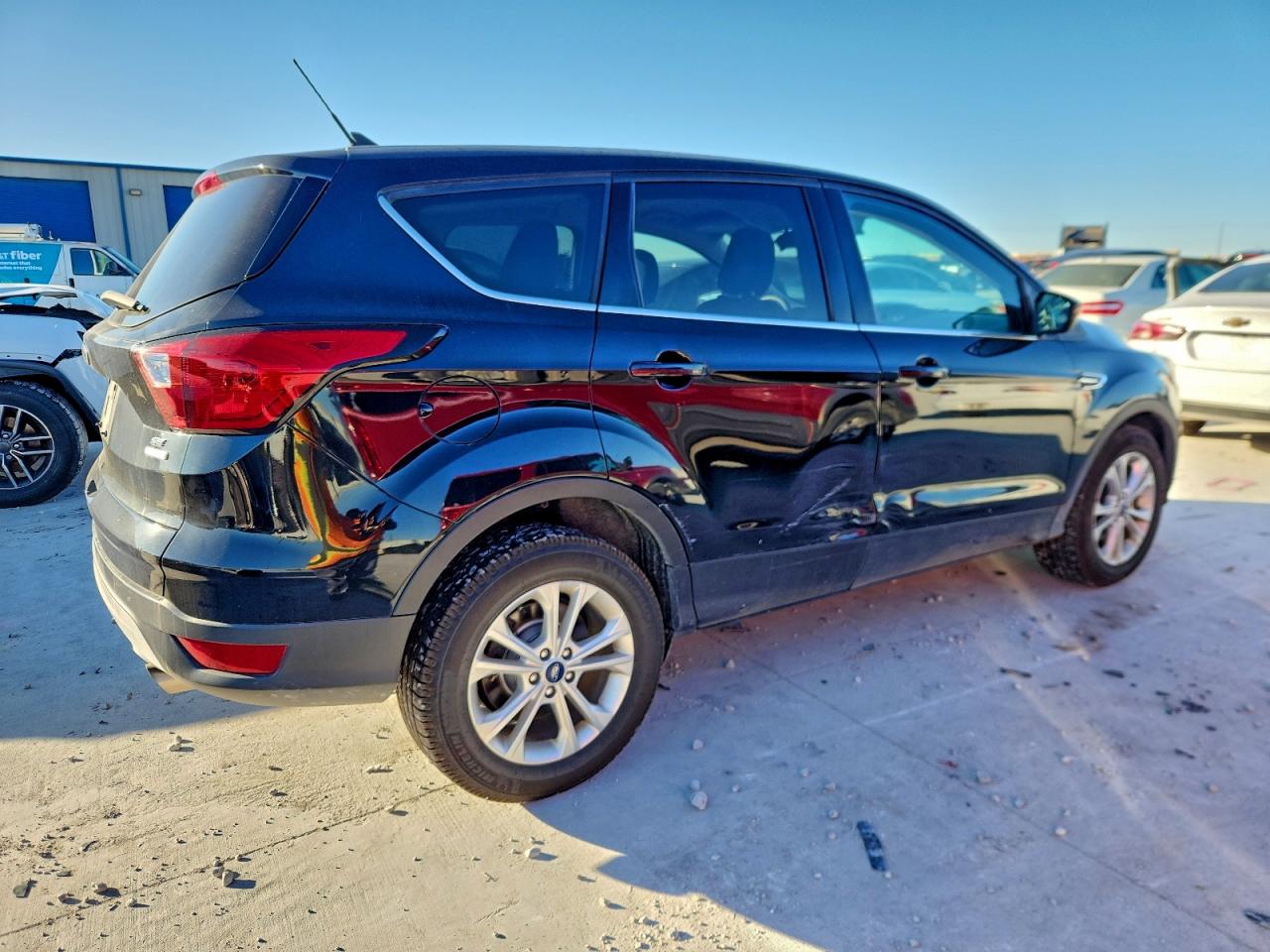 2019 FORD ESCAPE SE photo 3