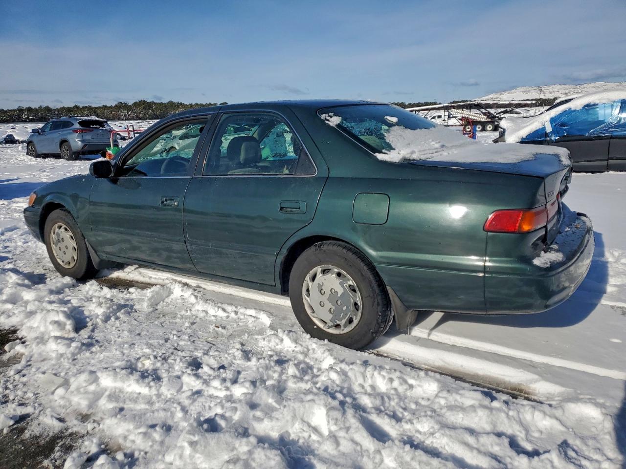 1999 TOYOTA CAMRY CE photo 2