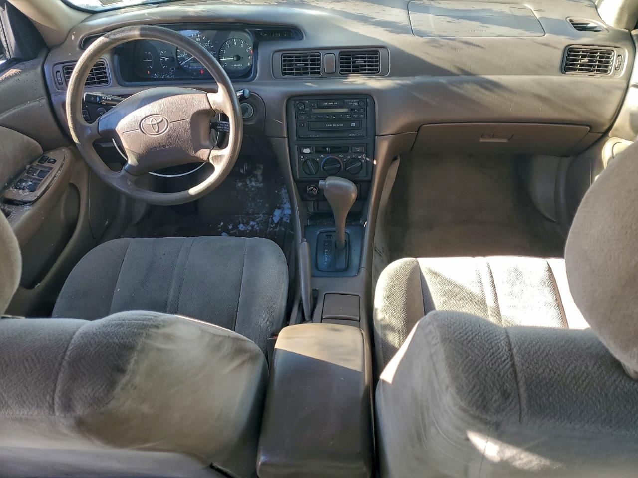 1999 TOYOTA CAMRY CE photo 8