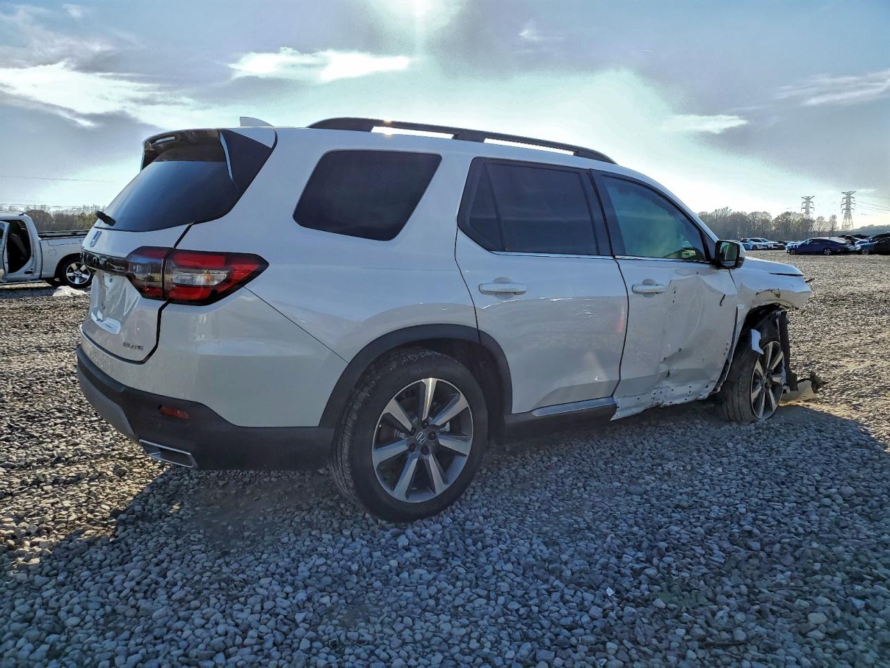 2025 HONDA PILOT ELITE photo 5