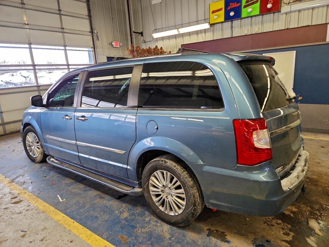 2012 CHRYSLER TOWN & COUNTRY LIMITED photo 4