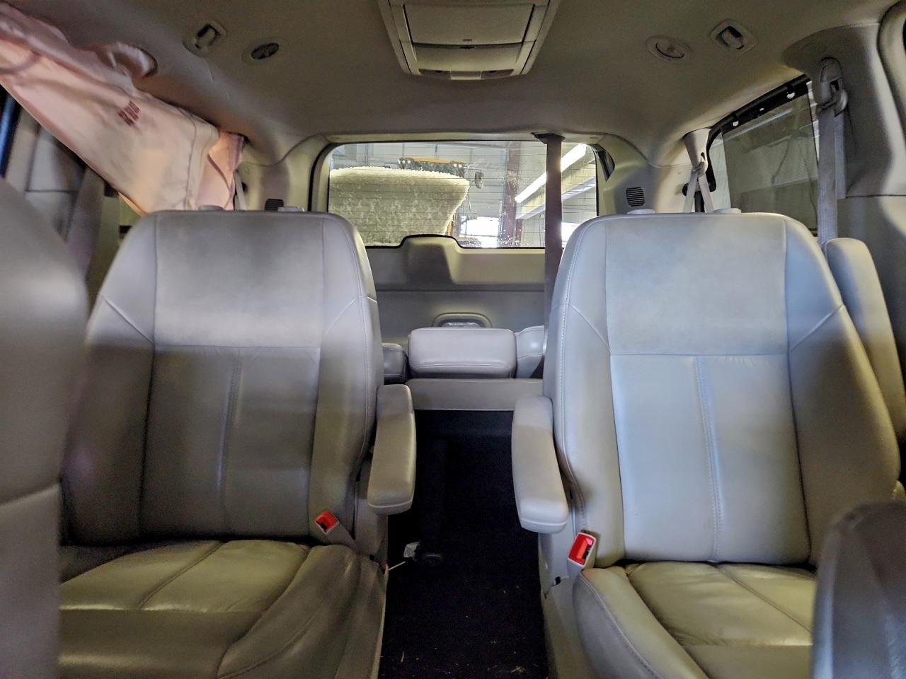 2012 CHRYSLER TOWN & COUNTRY LIMITED photo 28