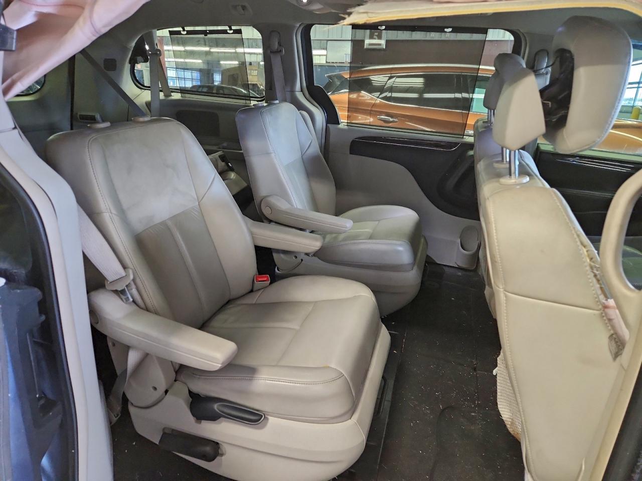 2012 CHRYSLER TOWN & COUNTRY LIMITED photo 31