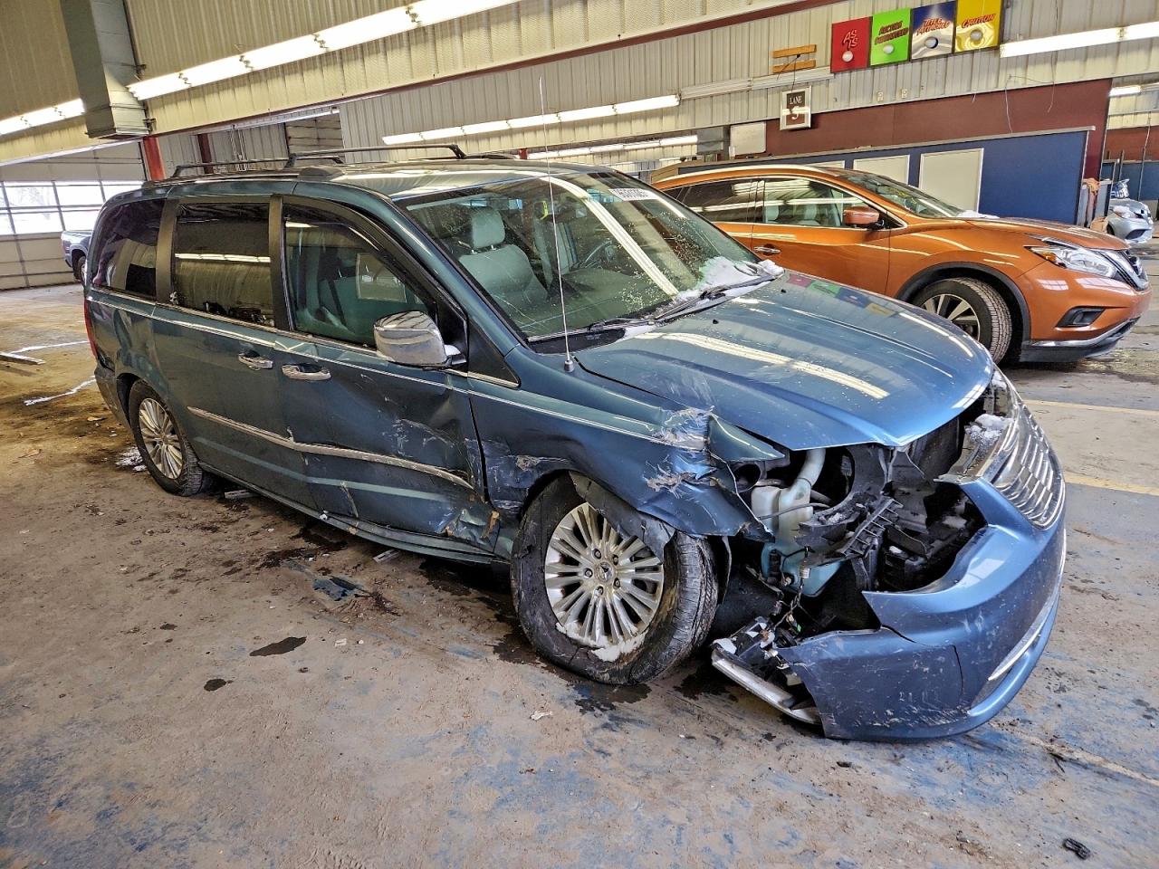 2012 CHRYSLER TOWN & COUNTRY LIMITED photo 10