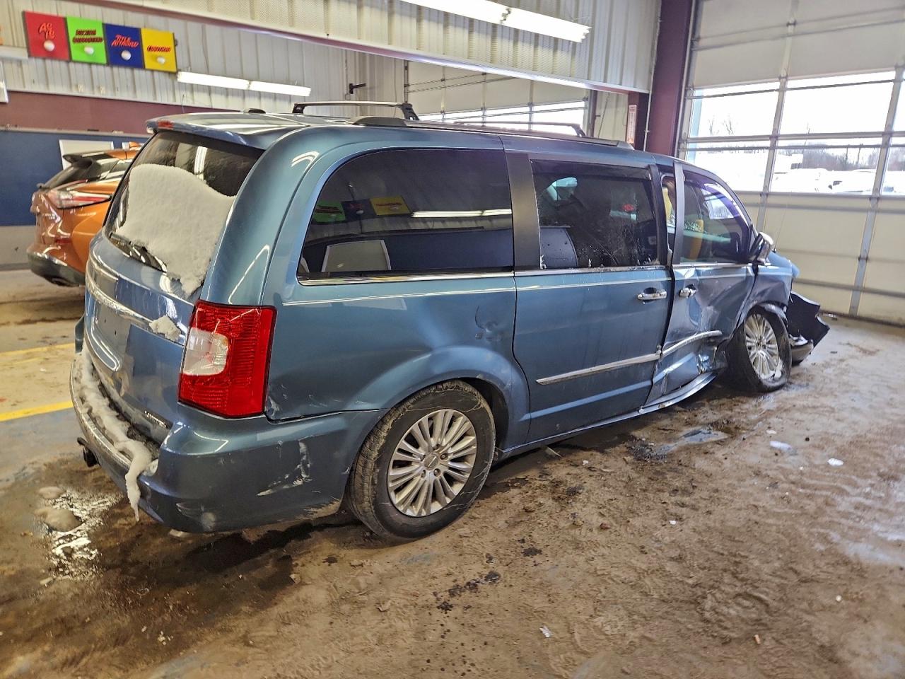 2012 CHRYSLER TOWN & COUNTRY LIMITED photo 7