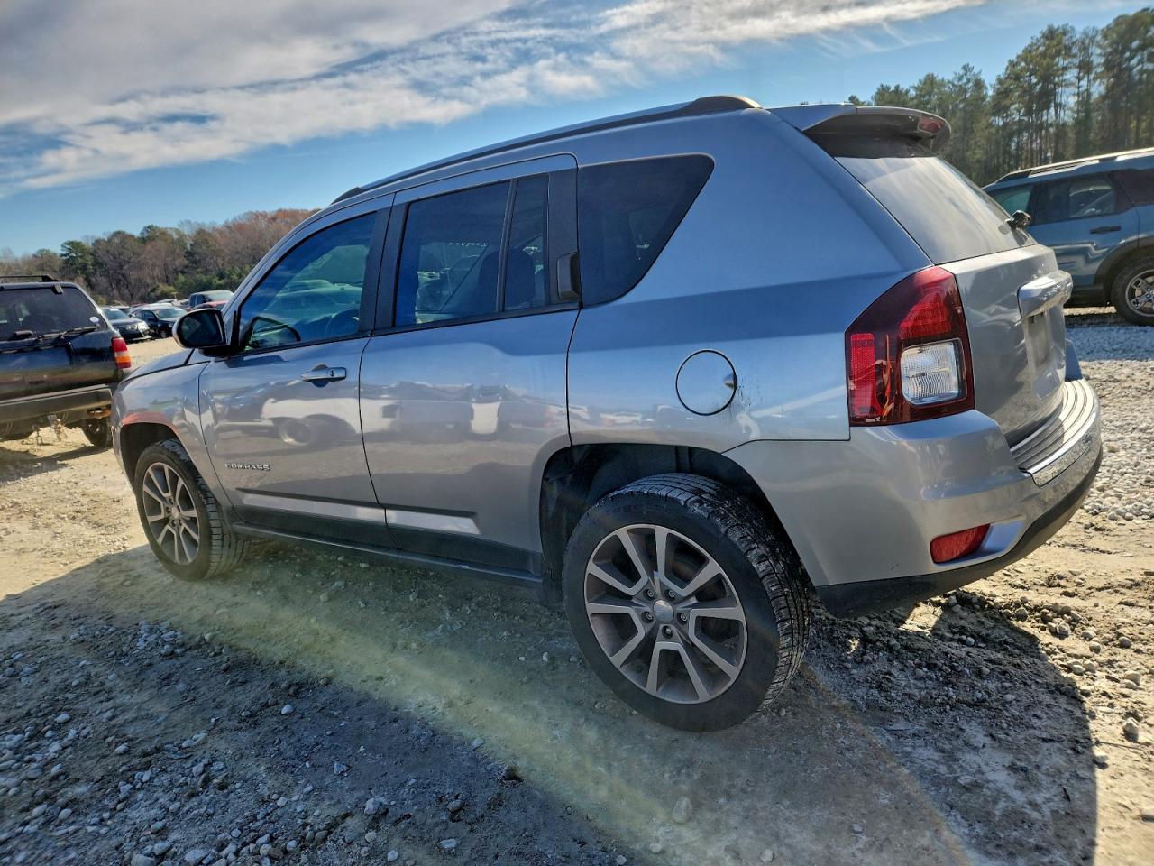 2017 JEEP COMPASS LATITUDE photo 2