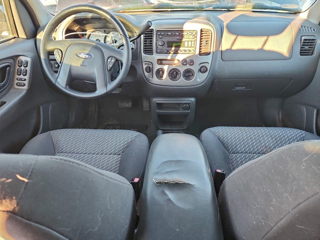 2004 FORD ESCAPE XLT photo 15