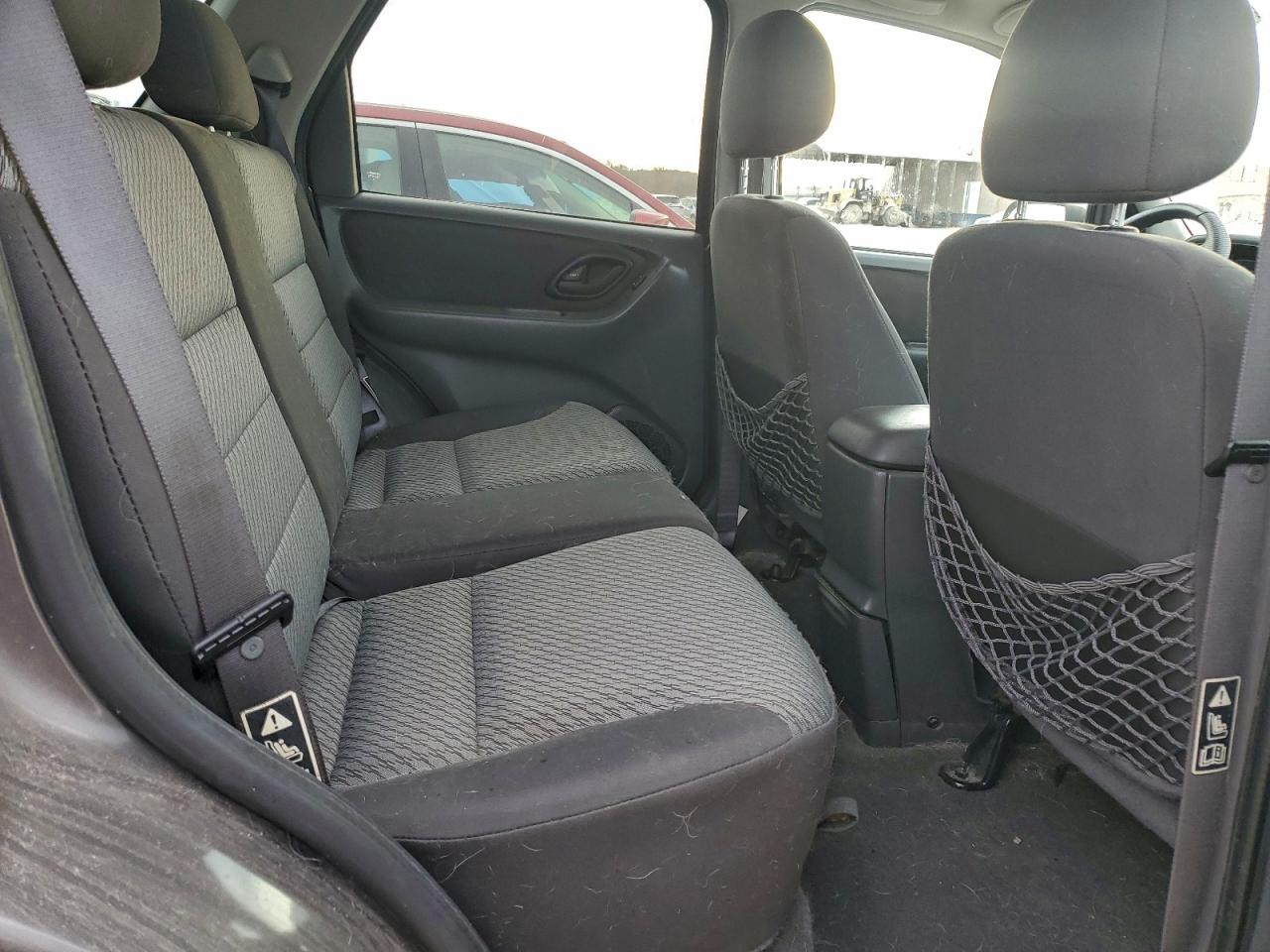 2004 FORD ESCAPE XLT photo 21