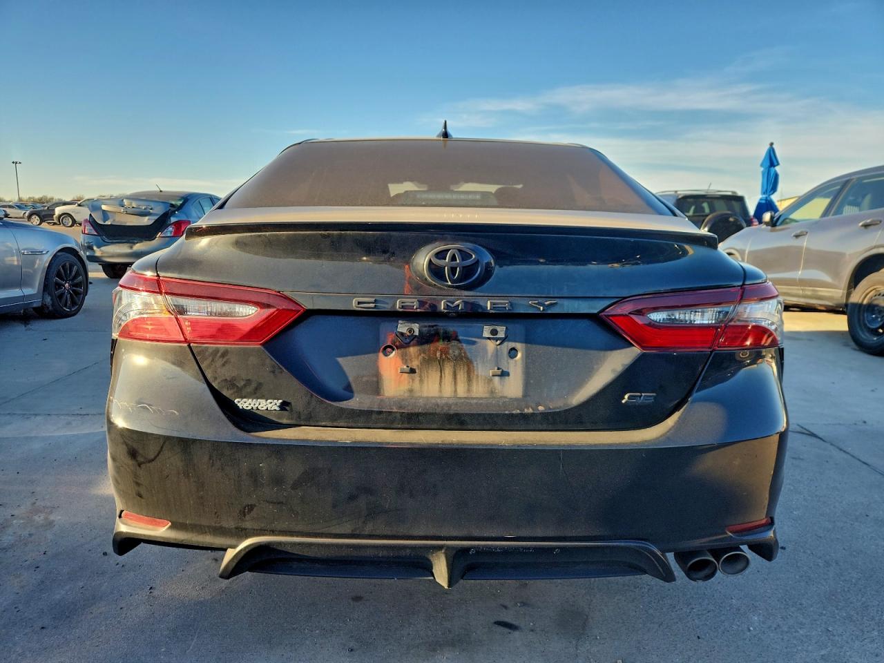 2021 TOYOTA CAMRY SE photo 6