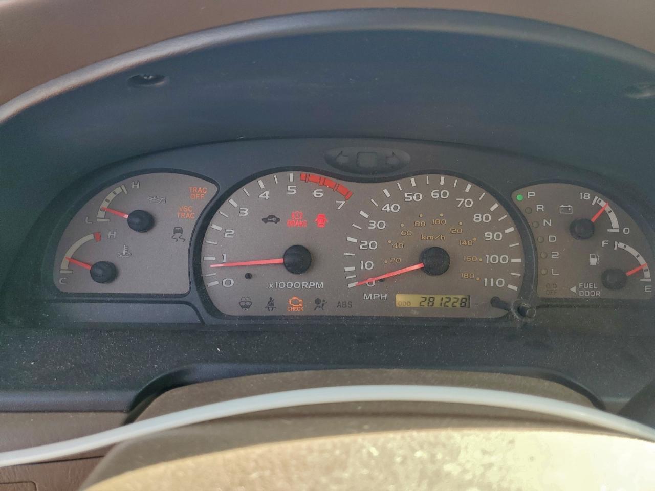 2001 TOYOTA SEQUOIA SR5 photo 9
