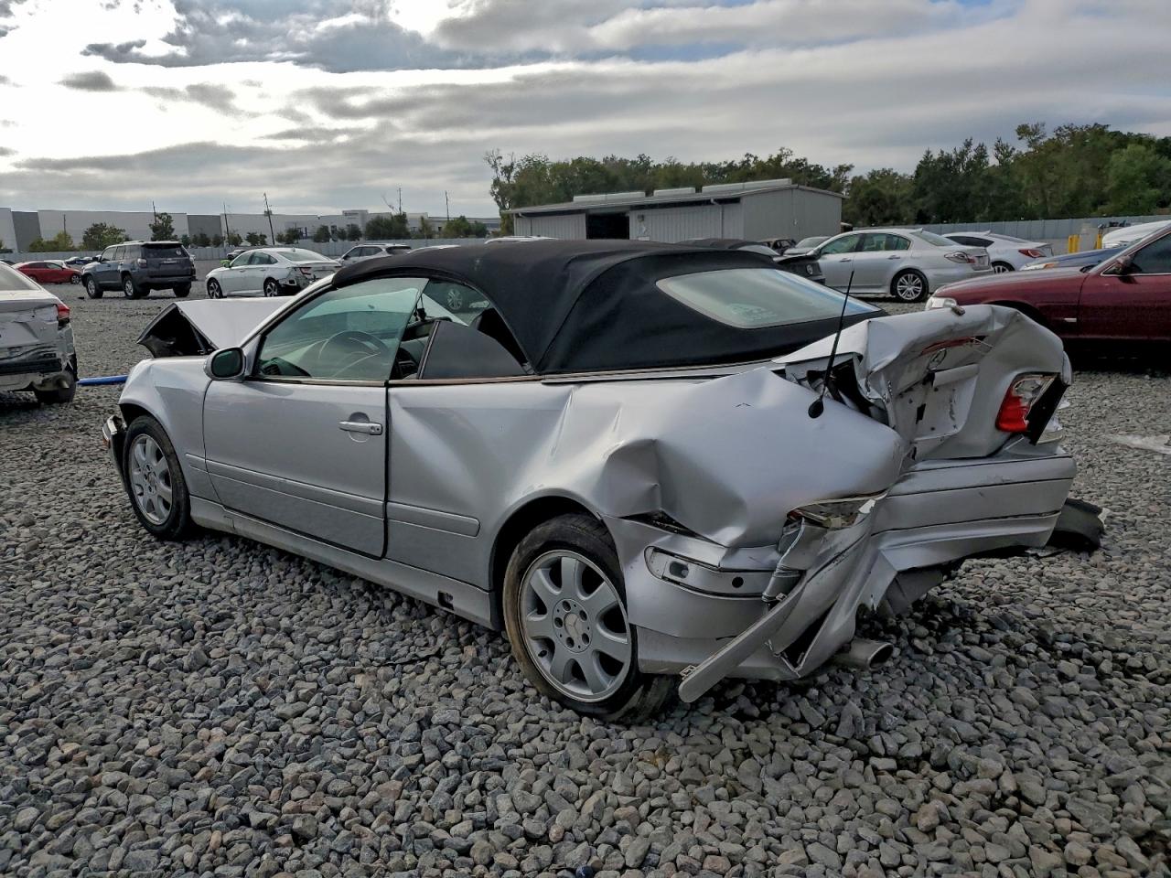 2001 MERCEDES-BENZ CLK 320 photo 4