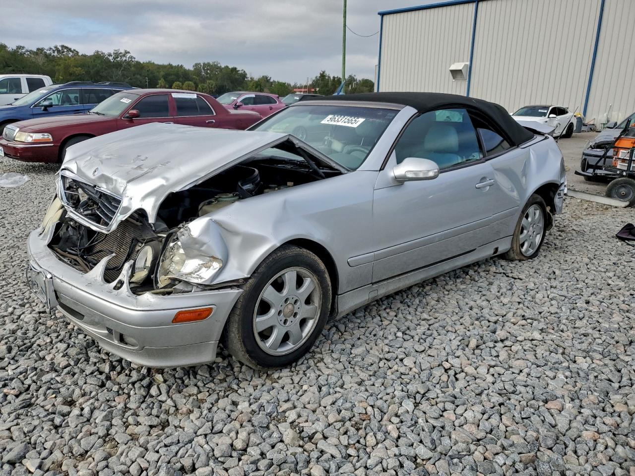 2001 MERCEDES-BENZ CLK