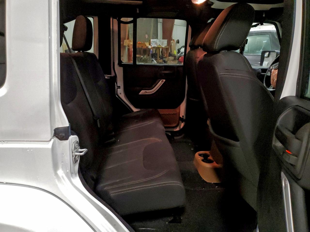 2015 JEEP WRANGLER UNLIMITED SAHARA photo 21
