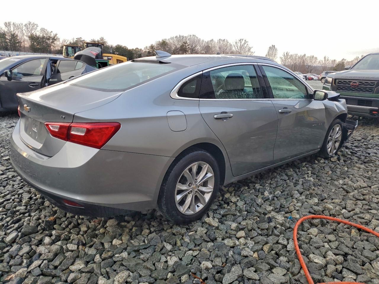 2024 CHEVROLET MALIBU LT photo 3