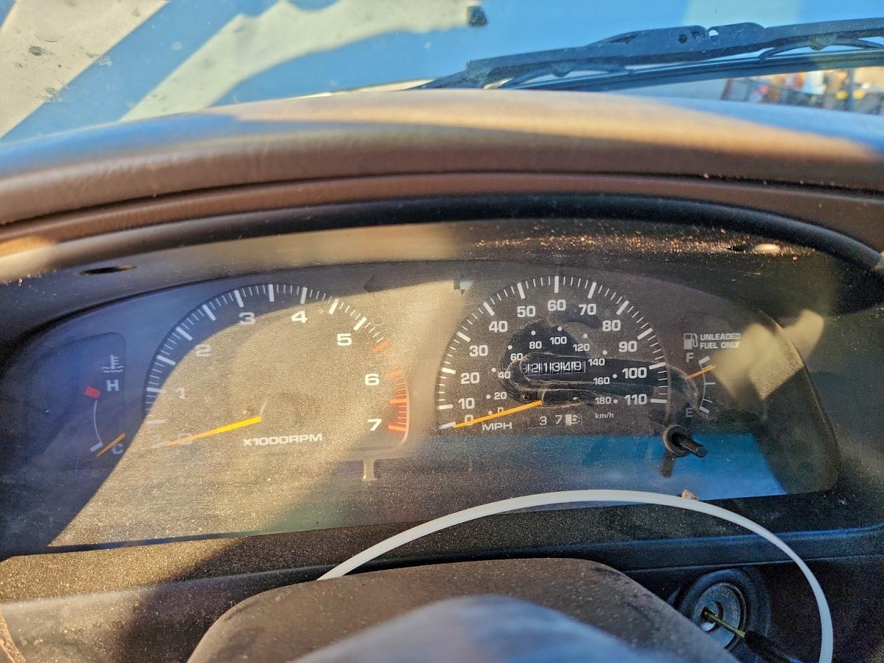 1997 TOYOTA 4RUNNER SR5 photo 9