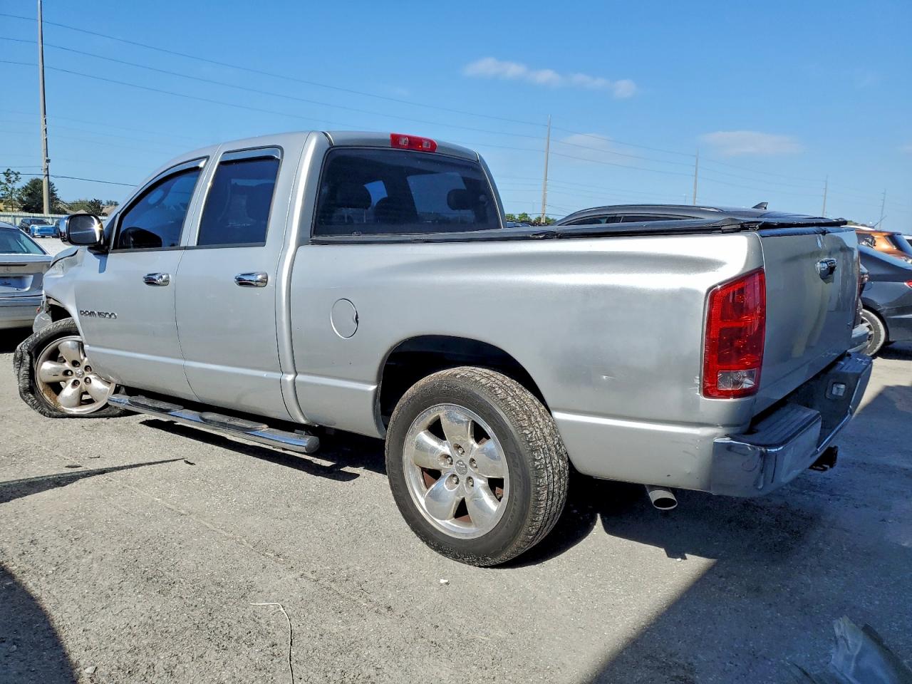 2004 DODGE RAM 1500 ST photo 2