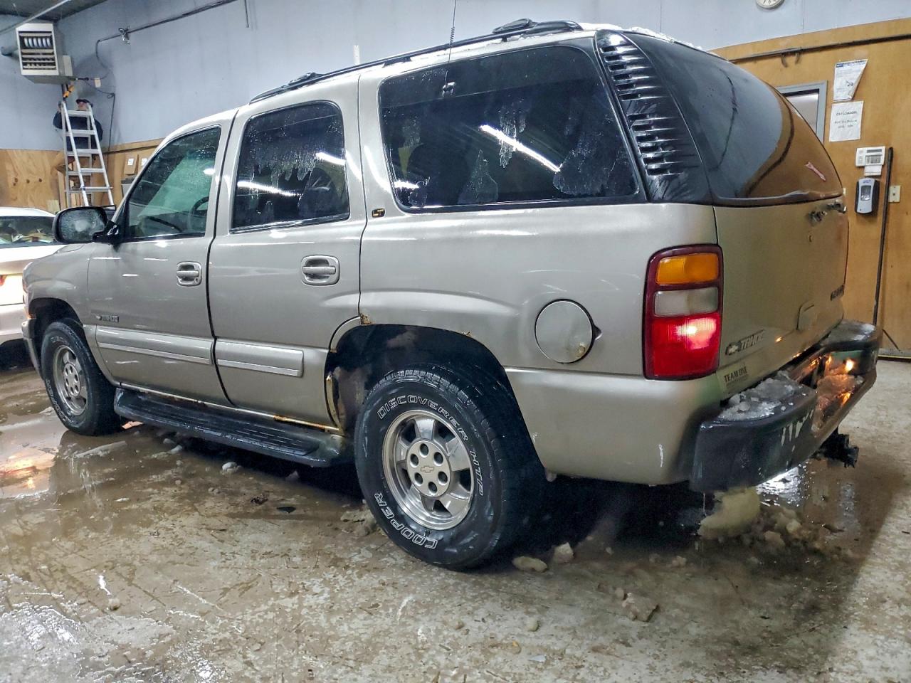 2000 CHEVROLET TAHOE K1500 photo 2