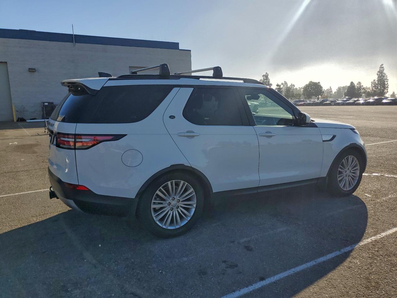 2017 LAND ROVER DISCOVERY HSE photo 3