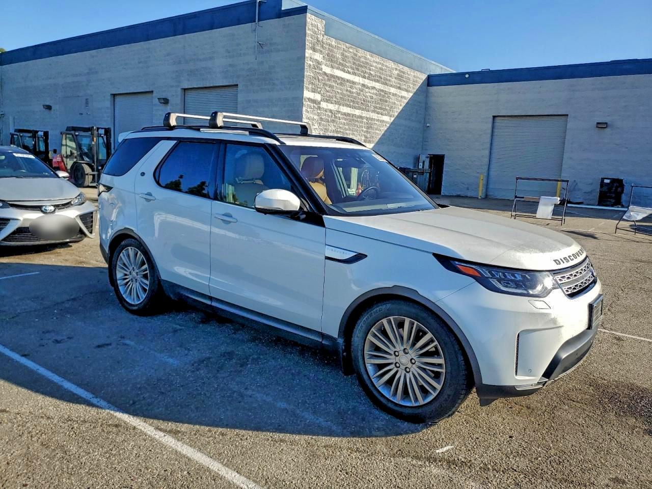 2017 LAND ROVER DISCOVERY HSE photo 4