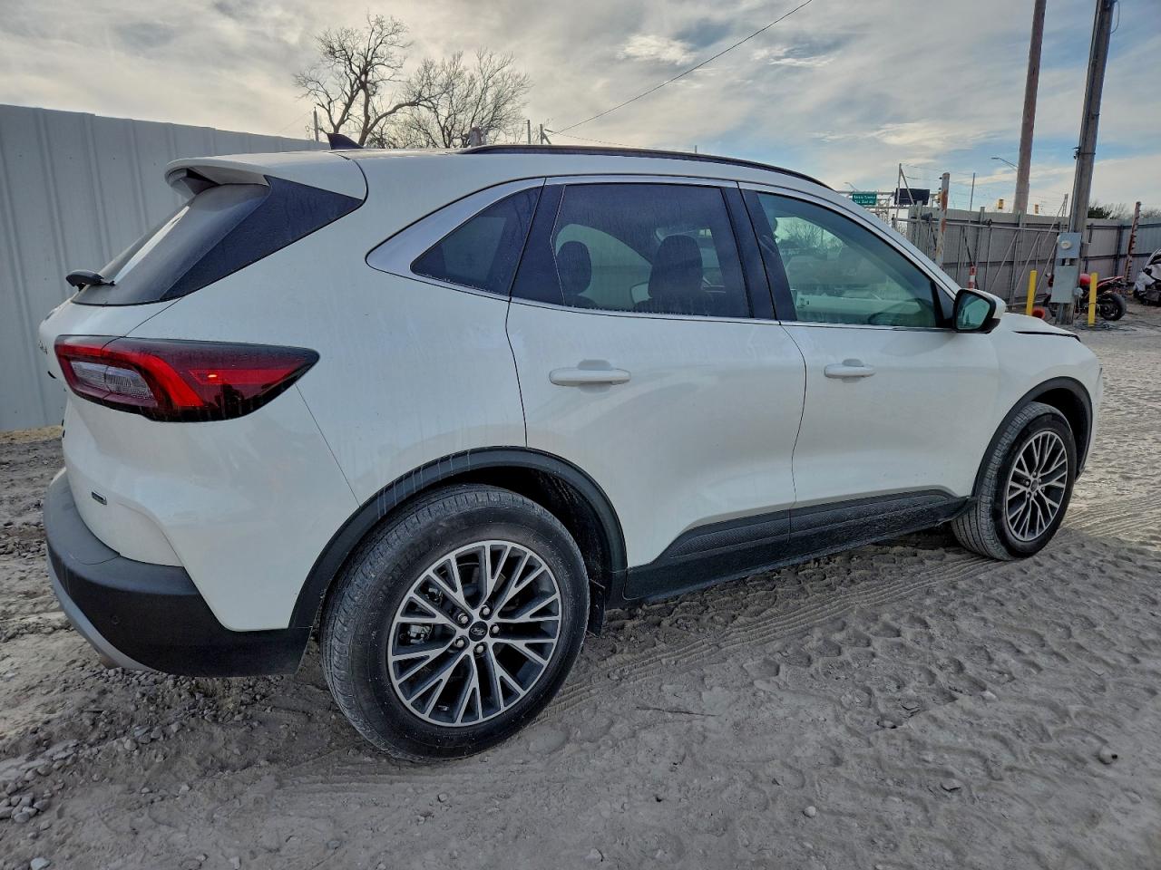 2025 FORD ESCAPE photo 5