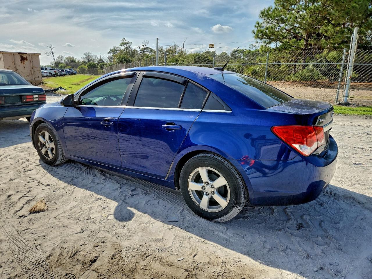 2013 CHEVROLET CRUZE LT photo 2