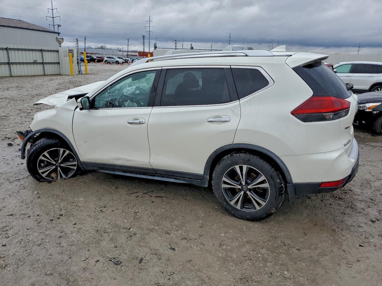 2020 NISSAN ROGUE S photo 3