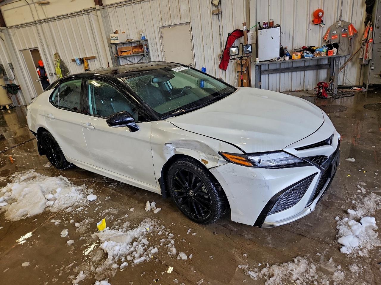 2023 TOYOTA CAMRY XSE photo 4