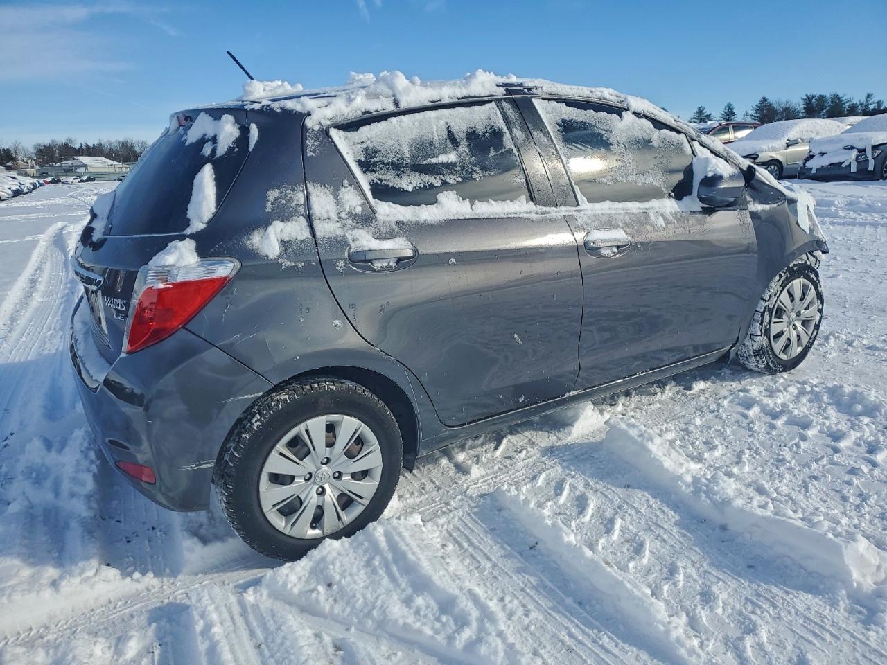 2014 TOYOTA YARIS photo 3