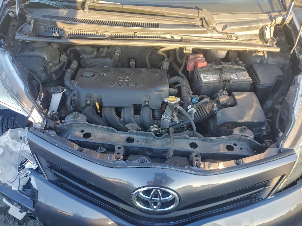 2014 TOYOTA YARIS photo 11