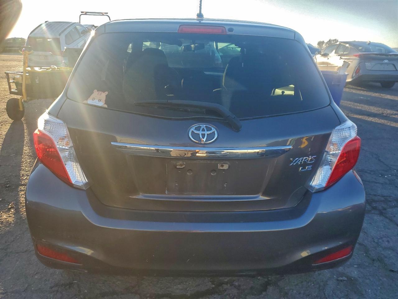 2014 TOYOTA YARIS photo 6