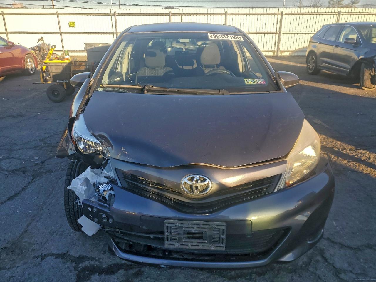 2014 TOYOTA YARIS photo 5
