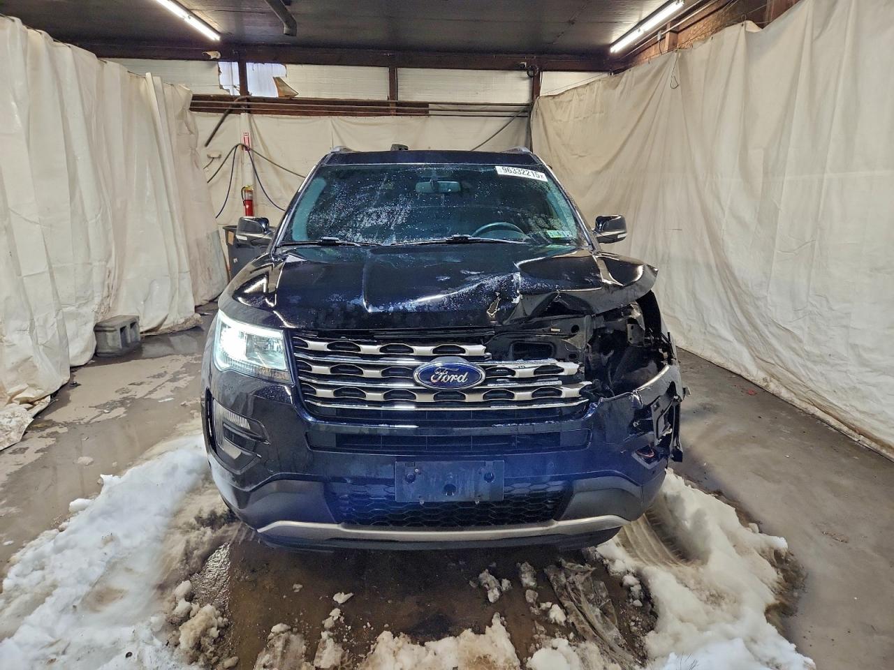 2017 FORD EXPLORER XLT photo 5