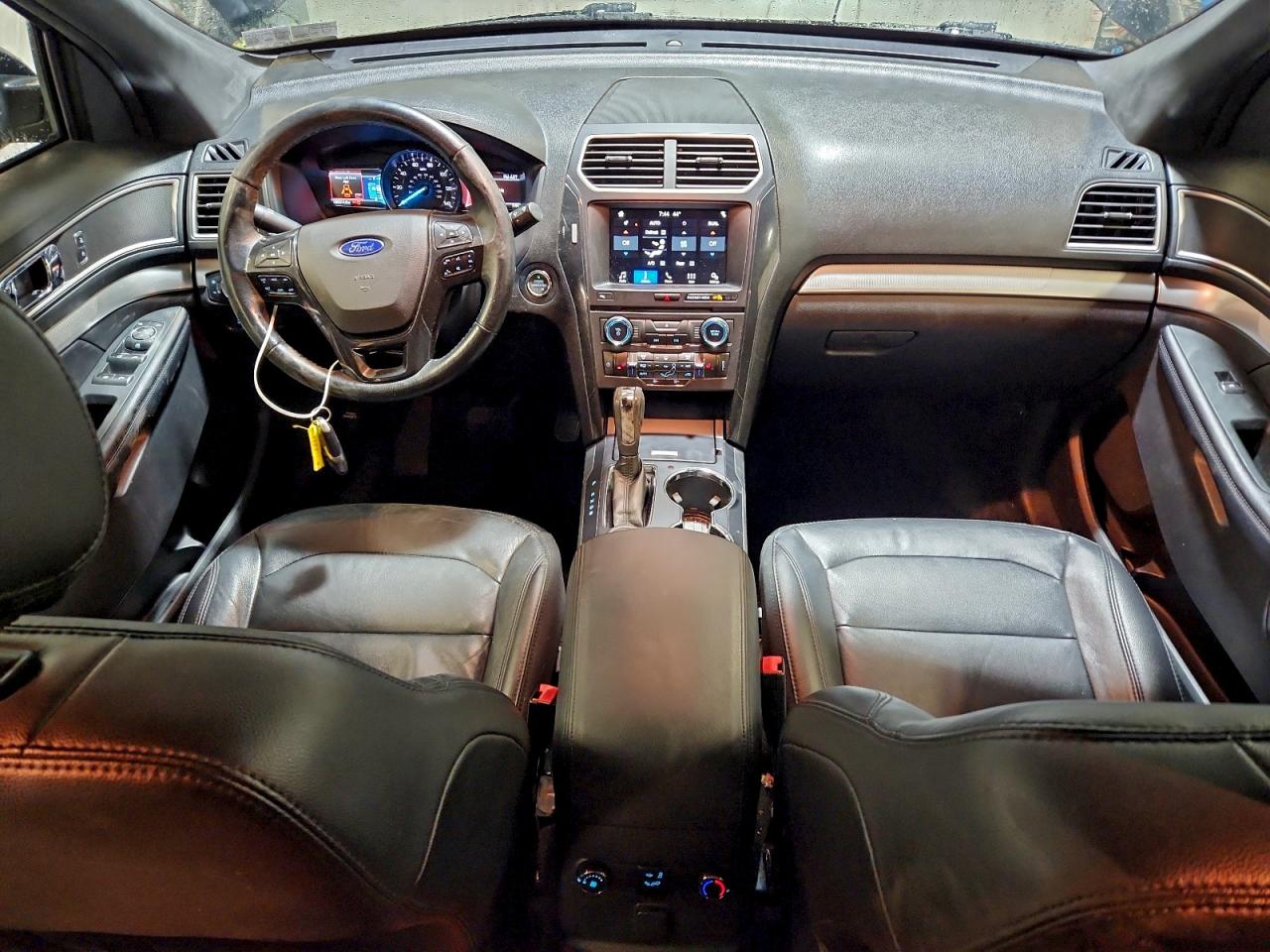 2017 FORD EXPLORER XLT photo 8