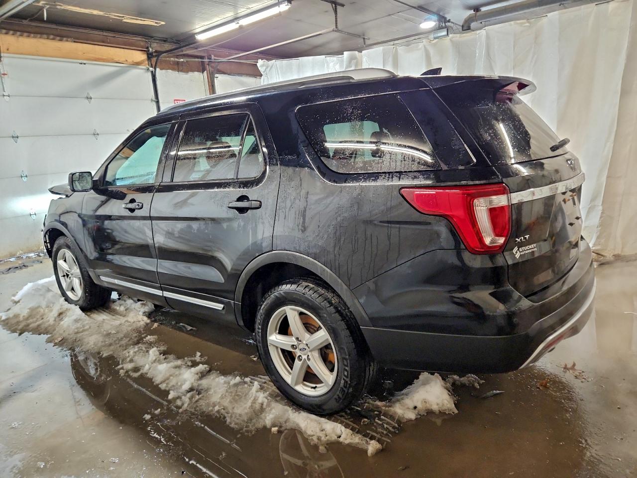 2017 FORD EXPLORER XLT photo 2