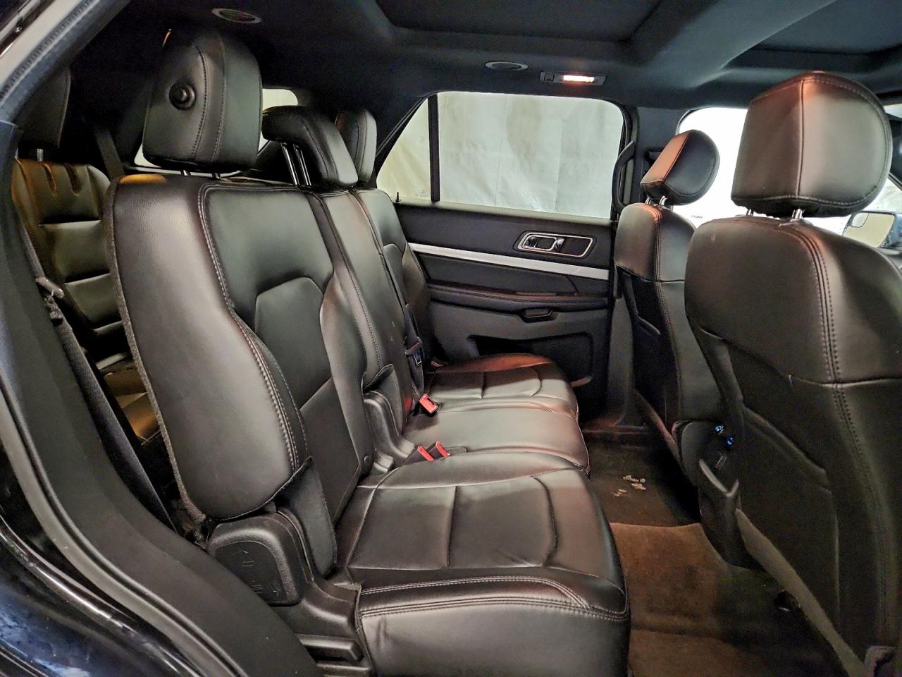 2017 FORD EXPLORER XLT photo 11