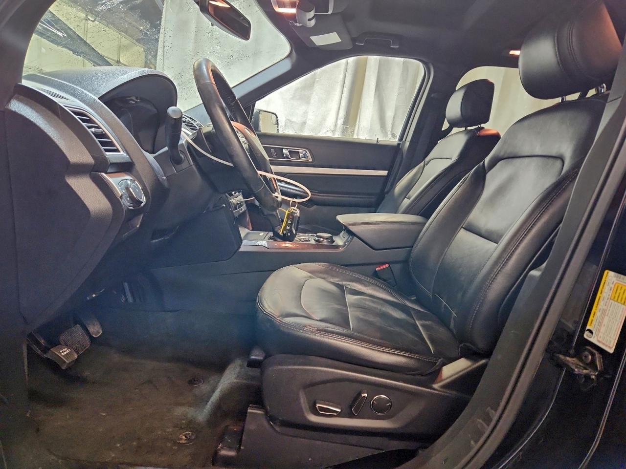 2017 FORD EXPLORER XLT photo 7