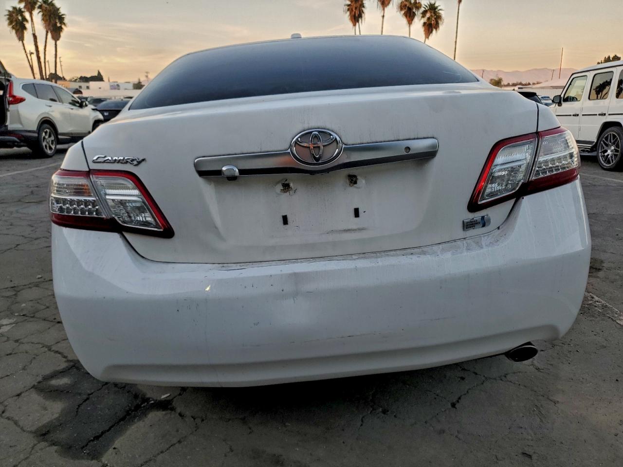 2011 TOYOTA CAMRY HYBRID photo 6
