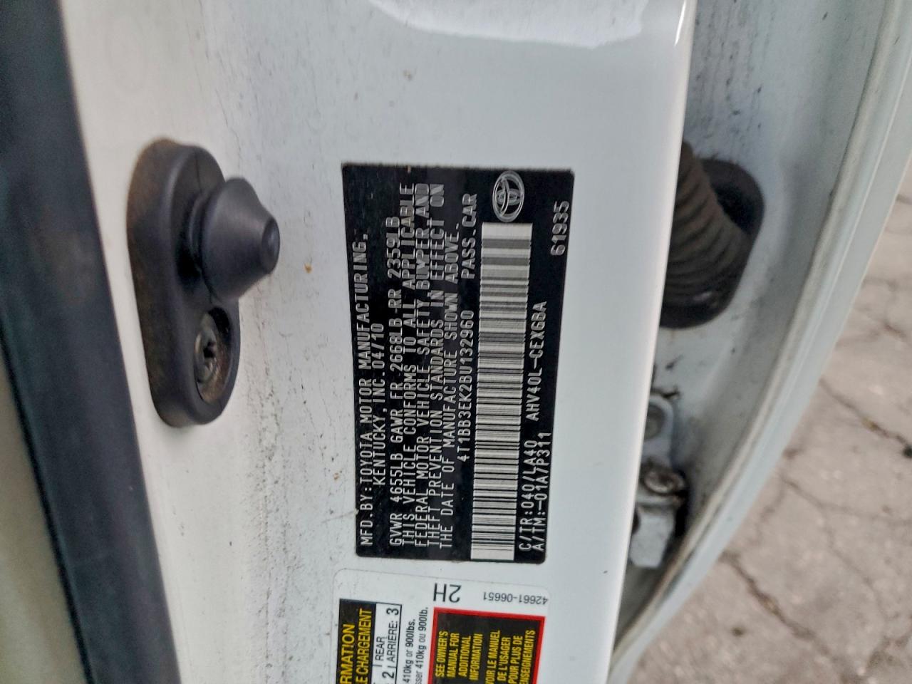 2011 TOYOTA CAMRY HYBRID photo 13