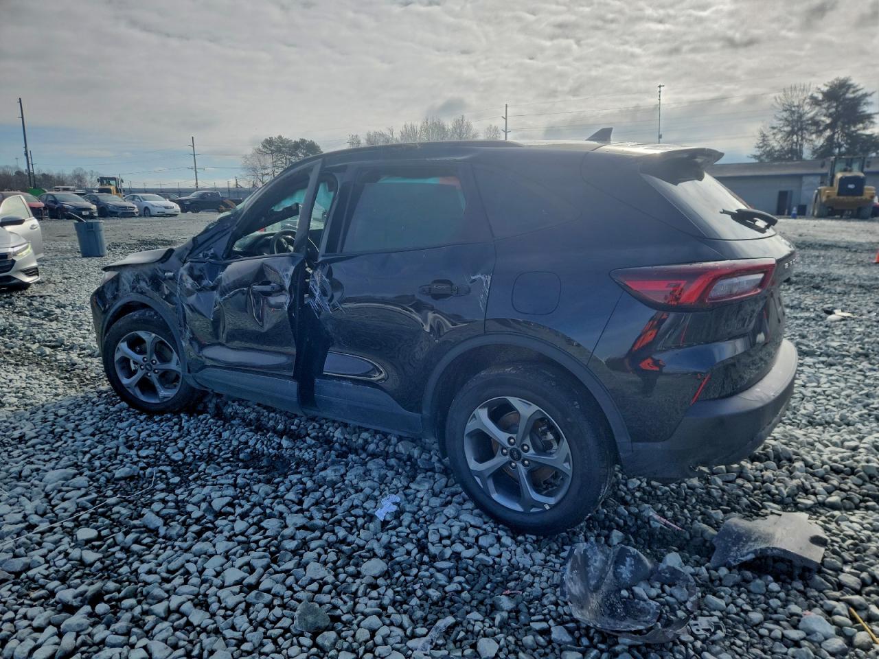 2025 FORD ESCAPE ST LINE photo 2