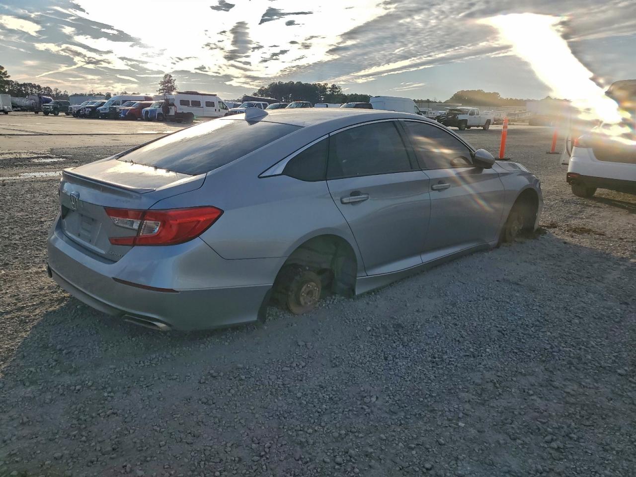 2018 HONDA ACCORD SPORT photo 3