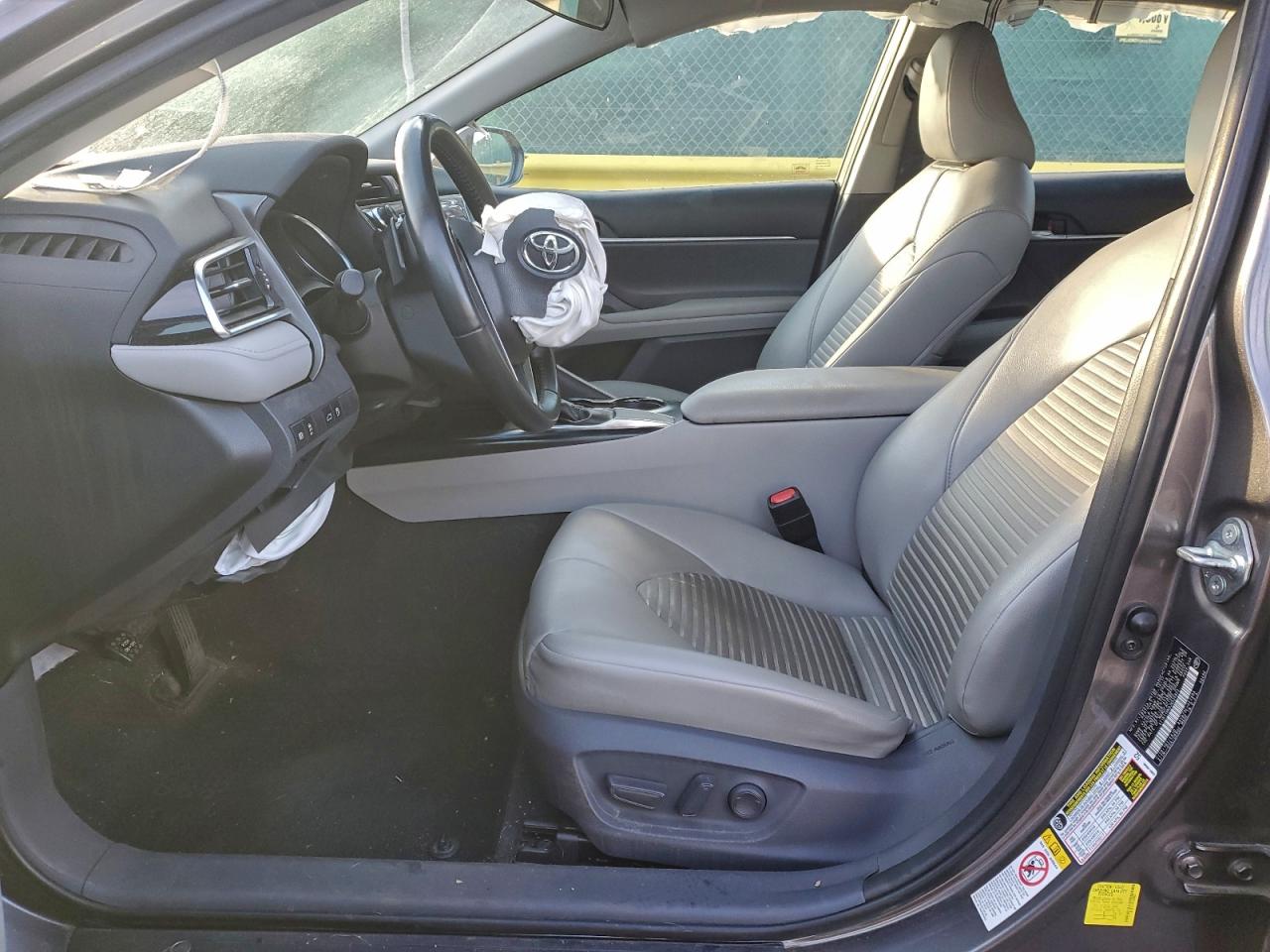2018 TOYOTA CAMRY L photo 13