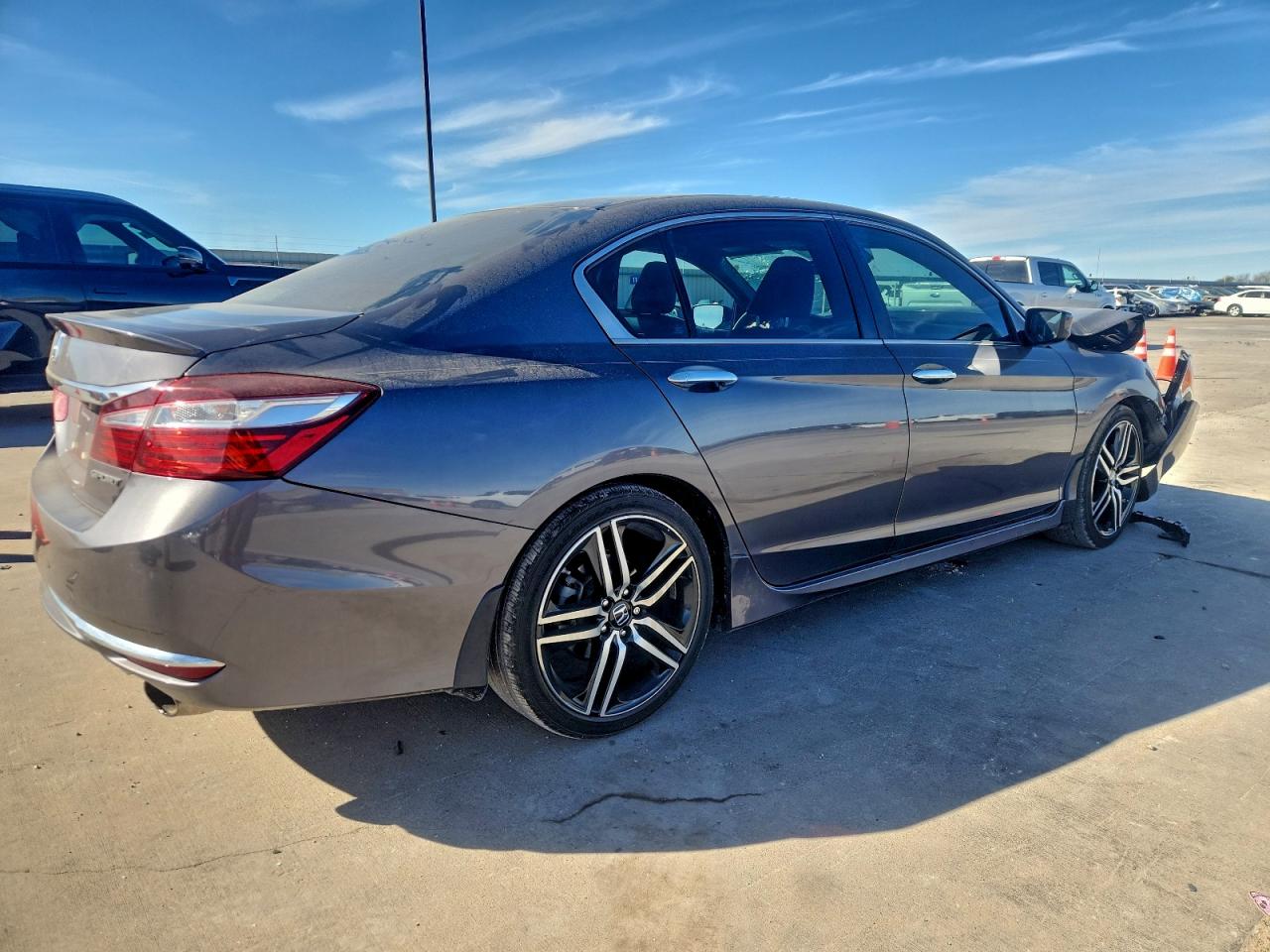 2016 HONDA ACCORD SPORT photo 5