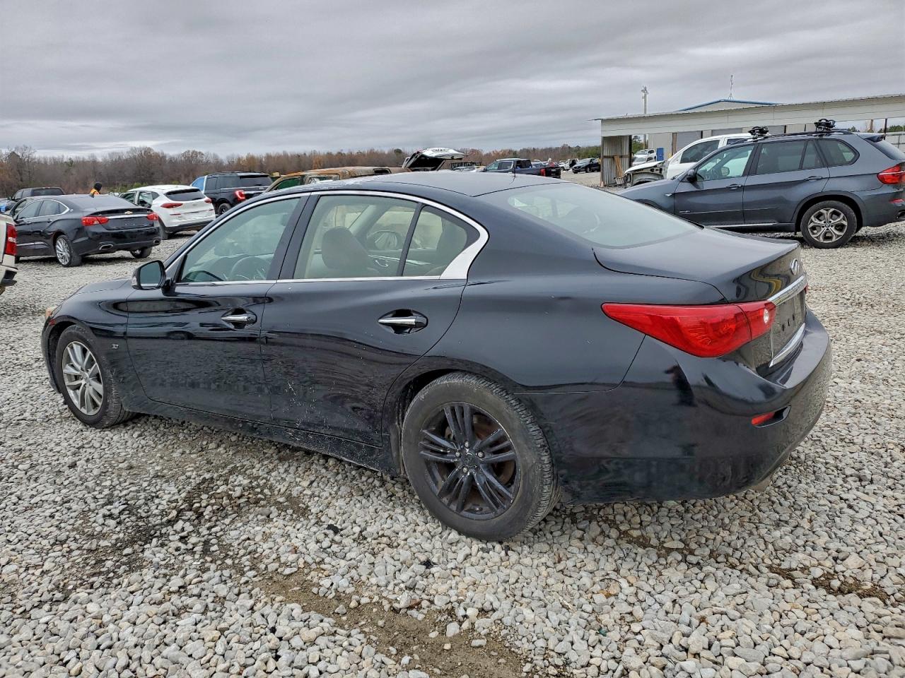 2015 INFINITI Q50 BASE photo 2
